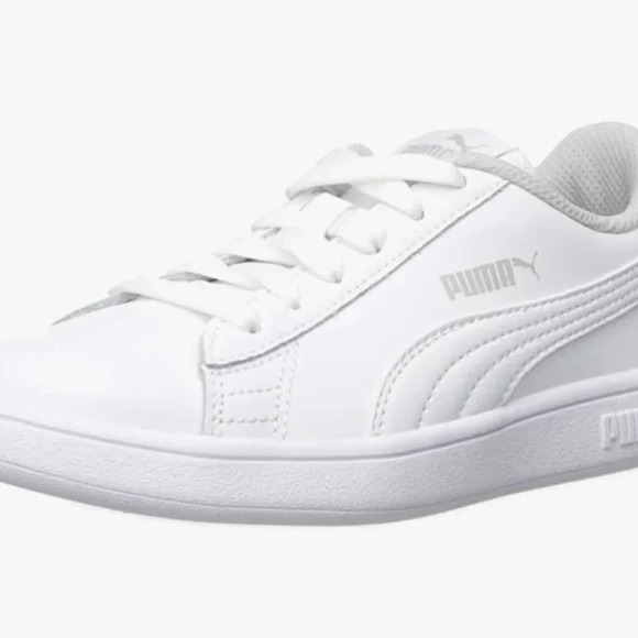 Kids Puma Smash V2 gently used white leather tie up sneaker Size 4 - Picture 1 of 7
